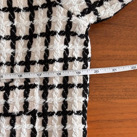 Cropped Tweed Jacket - Picture 7 of 10